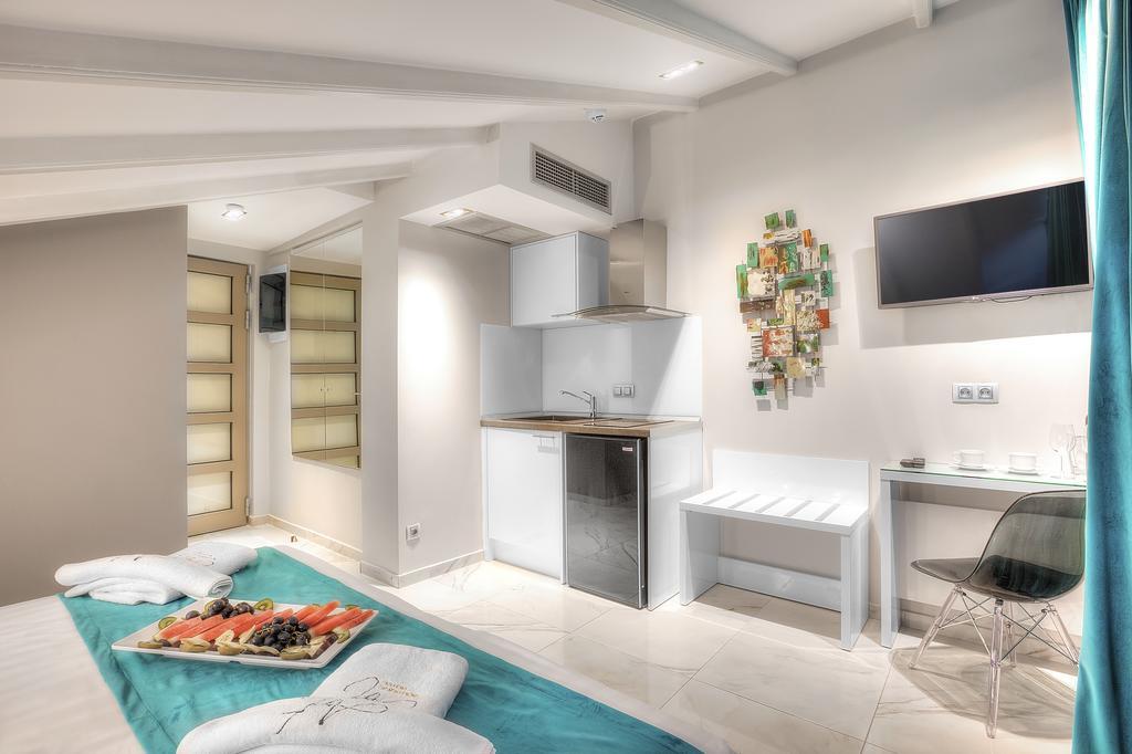 Art Boutique Suites 페프코초리 외부 사진