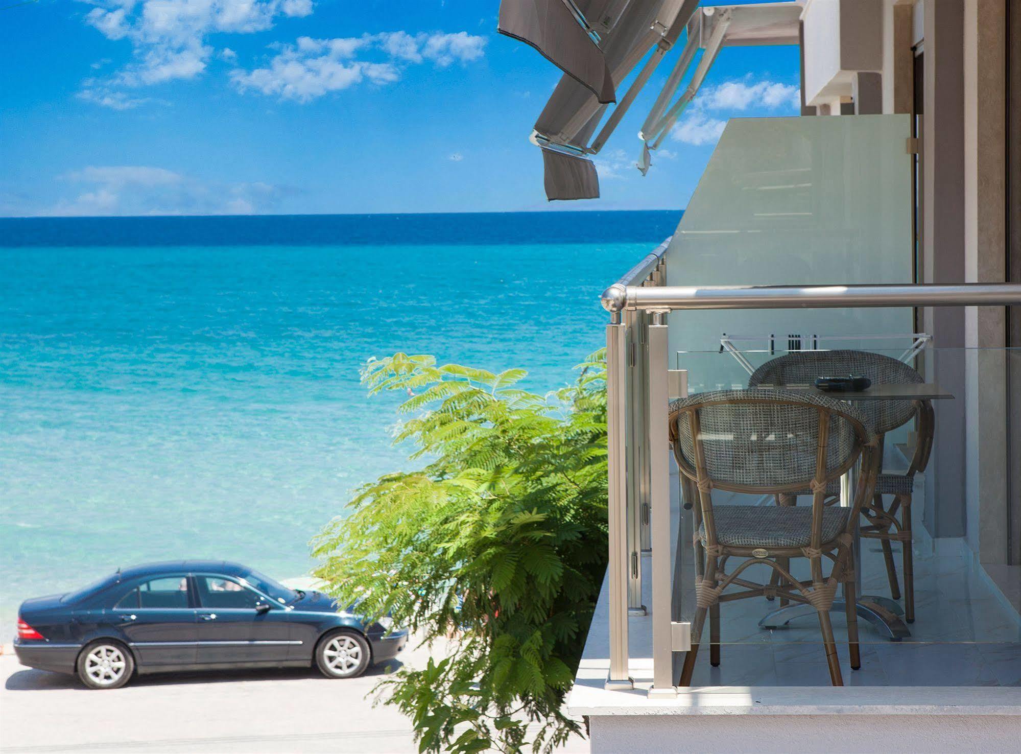Art Boutique Suites 페프코초리 외부 사진